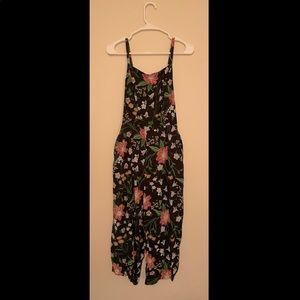 Old Navy medium black floral romper. Spaghetti strap capri.